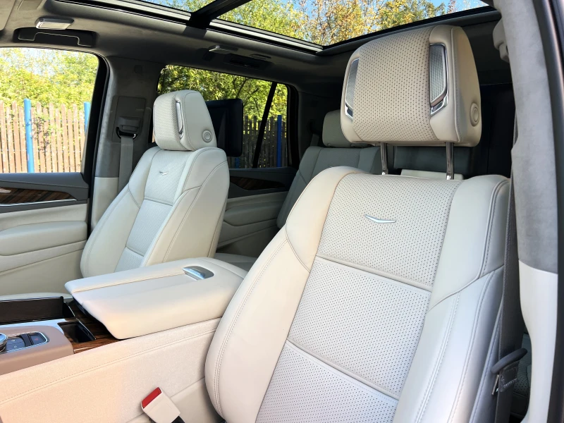 Cadillac Escalade 6.2 V8/SPORT PLATINUM/AKG/HEAD UP/PANO/7-МЕСТЕН/, снимка 9 - Автомобили и джипове - 51282980