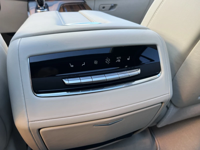 Cadillac Escalade 6.2 V8/SPORT PLATINUM/AKG/HEAD UP/PANO/7-МЕСТЕН/, снимка 15 - Автомобили и джипове - 51282980