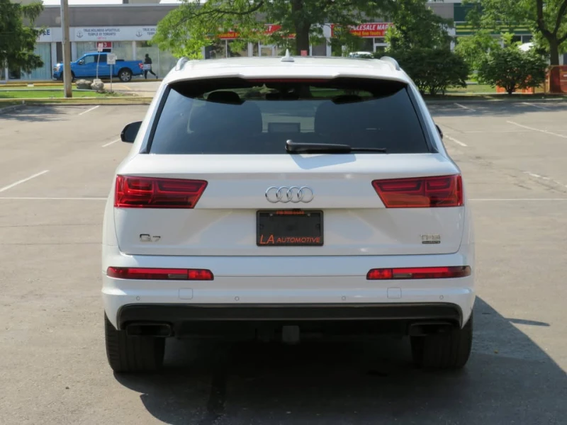 Audi Q7 S-LINE * PROGRESSIV * DIGITAL * PANO * CARFAX * , снимка 6 - Автомобили и джипове - 53270413