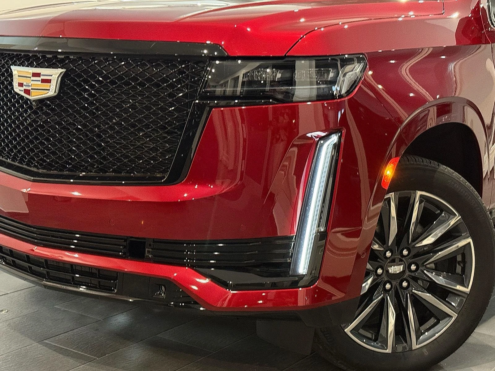Cadillac Escalade 6.2 V8/SPORT PLATINUM/AKG/HEAD UP/PANO/7-МЕСТЕН/ - изображение 3