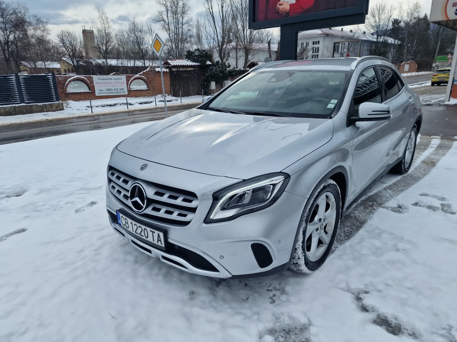 Mercedes-Benz GLA 220 СЕРВИЗНА ИСТОРИЯ В SILVER STAR СОФИЯ  - изображение 5