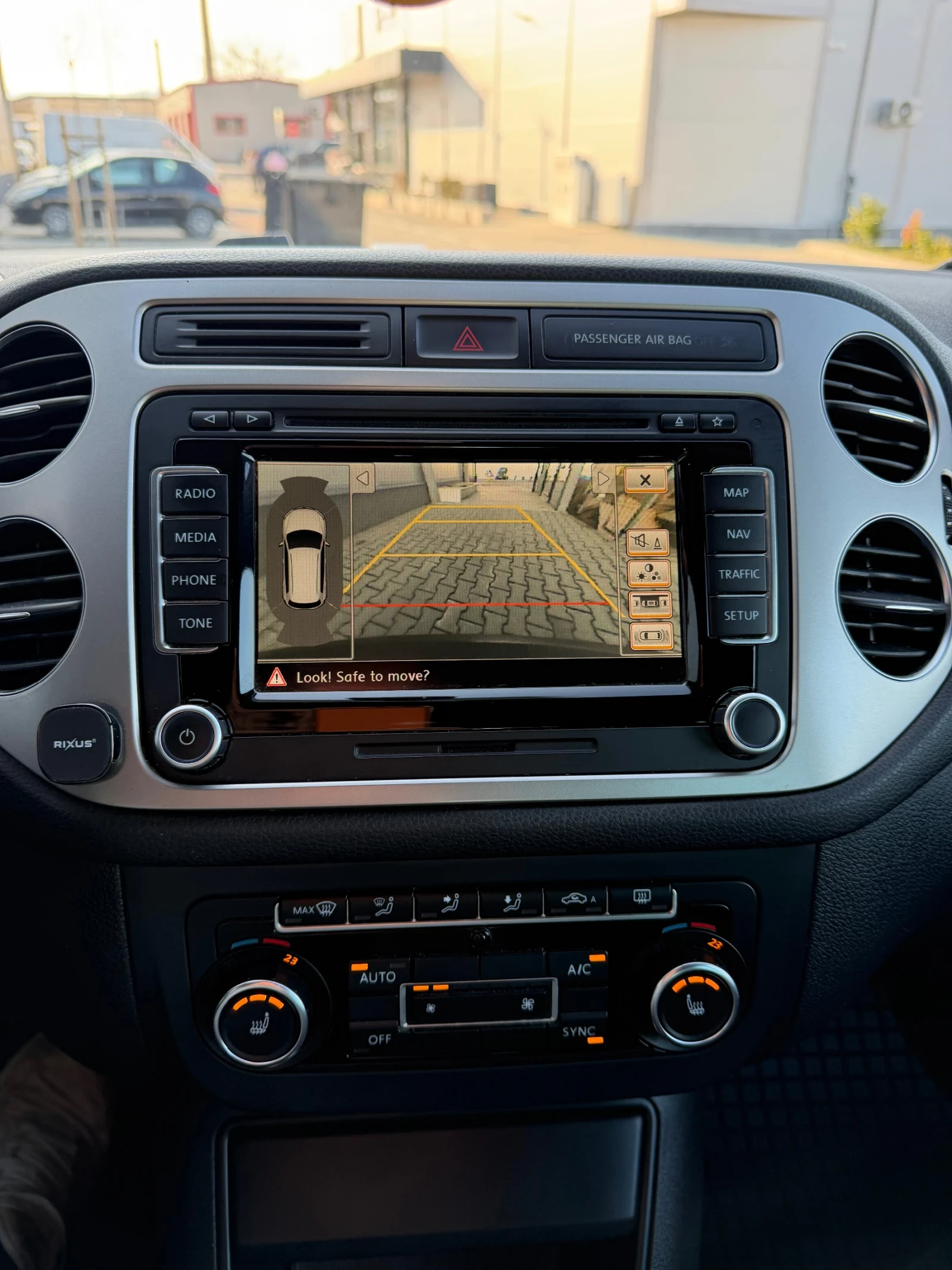 VW Tiguan 2.0 TDI 177кс 4х4 R-Line , снимка 12 - Автомобили и джипове - 53898878