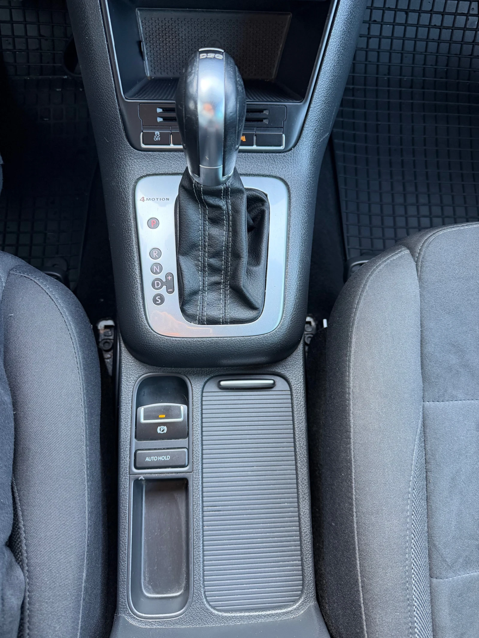 VW Tiguan 2.0 TDI 177кс 4х4 R-Line , снимка 11 - Автомобили и джипове - 53898878