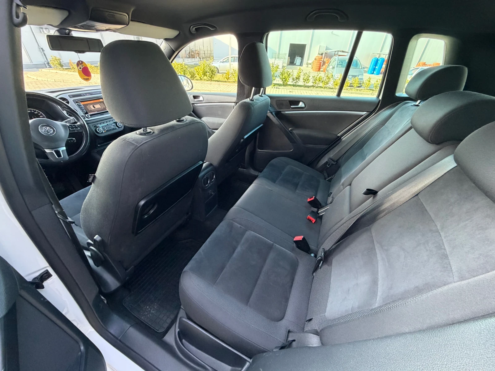 VW Tiguan 2.0 TDI 177кс 4х4 R-Line , снимка 13 - Автомобили и джипове - 53898878