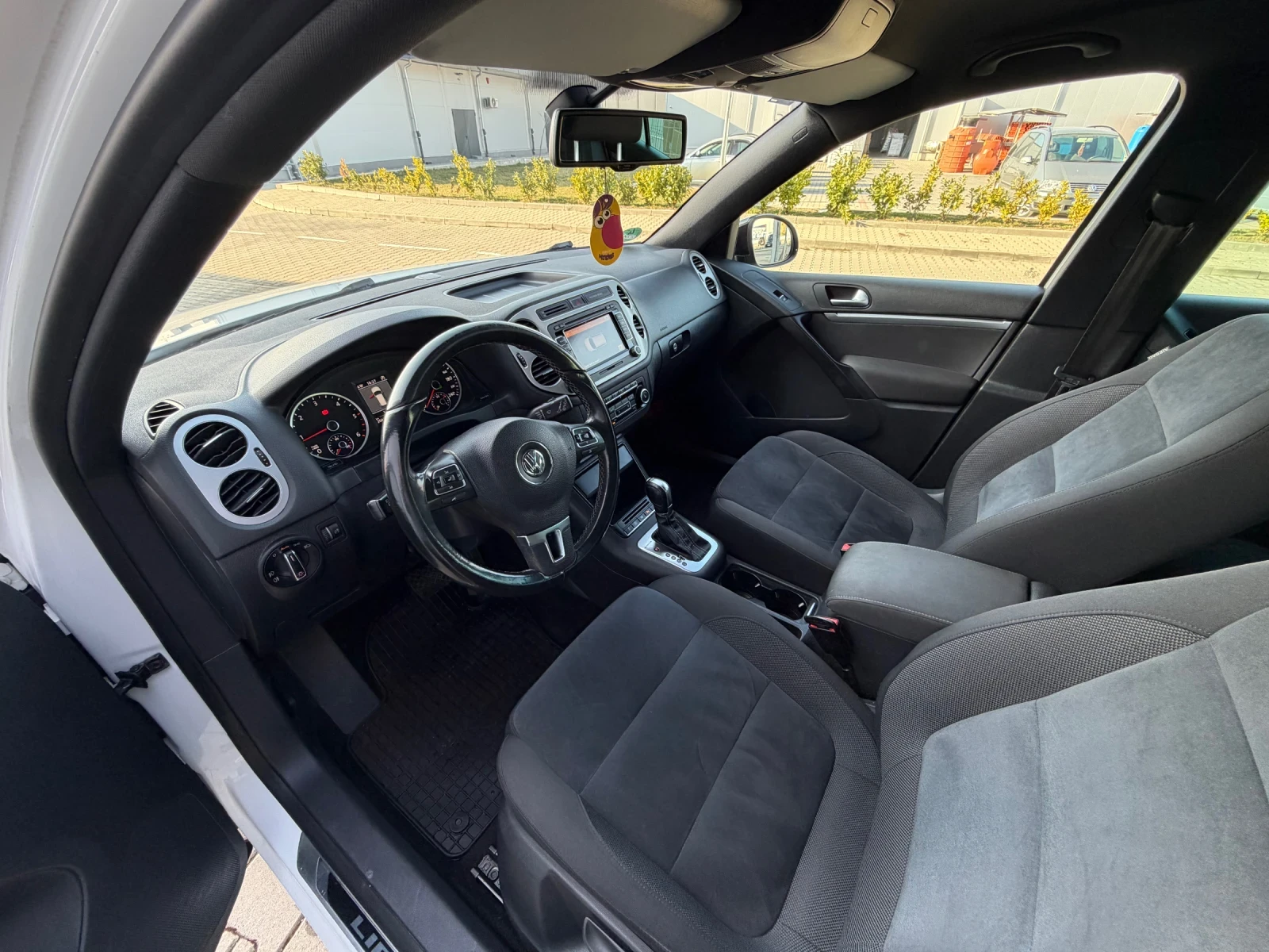 VW Tiguan 2.0 TDI 177кс 4х4 R-Line , снимка 7 - Автомобили и джипове - 53898878