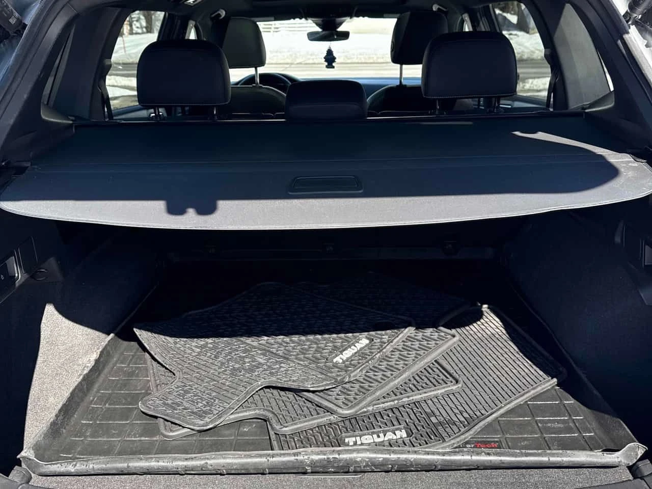 VW Tiguan Comfortline R Line Black Edition| DISTRONIC| CARFX | Mobile.bg � ����������� 15