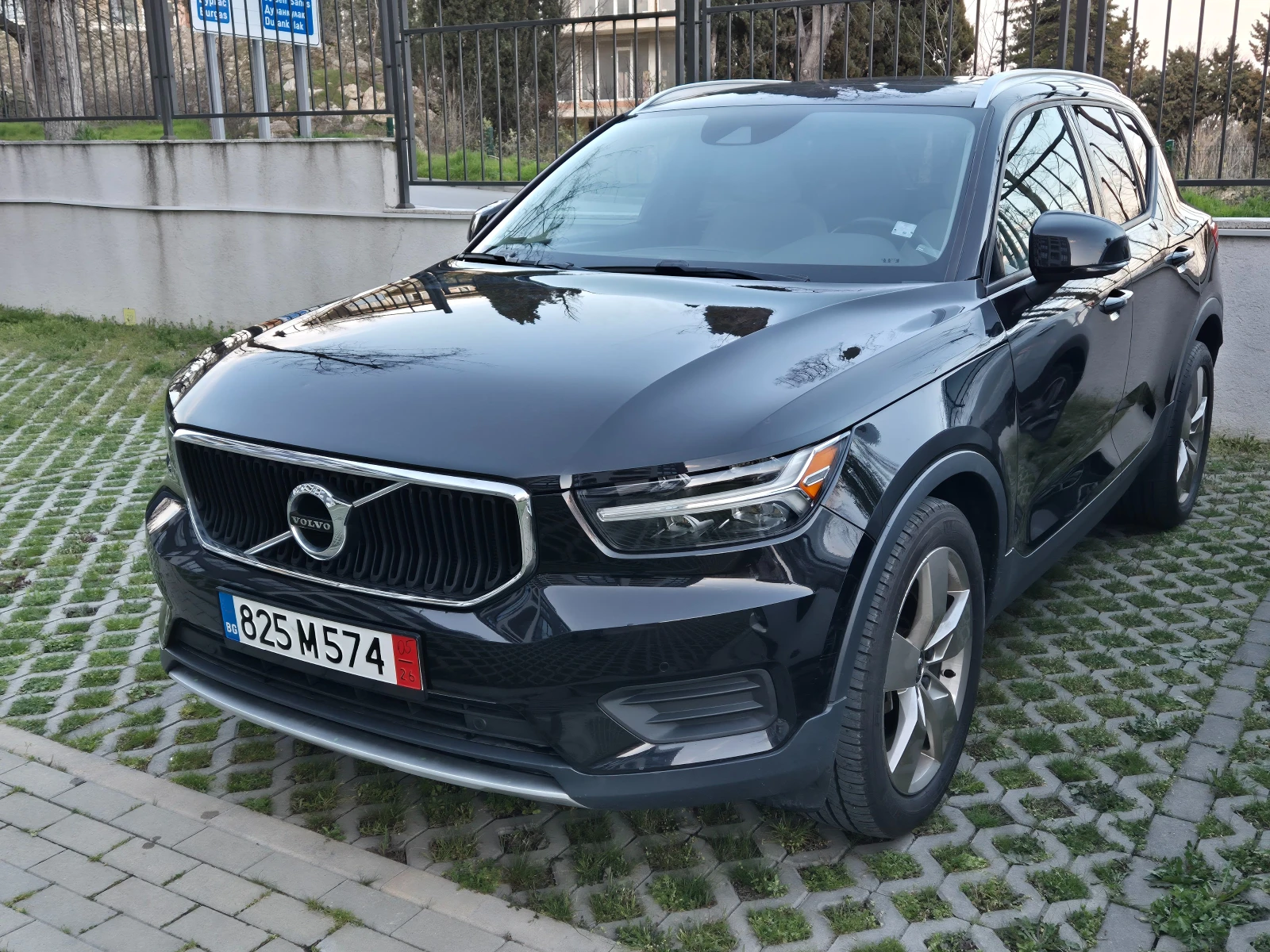 Volvo XC40 Т5. 4х4.LED. NAVI. 59 хил.км. 252к.с. LANE ASSIST.