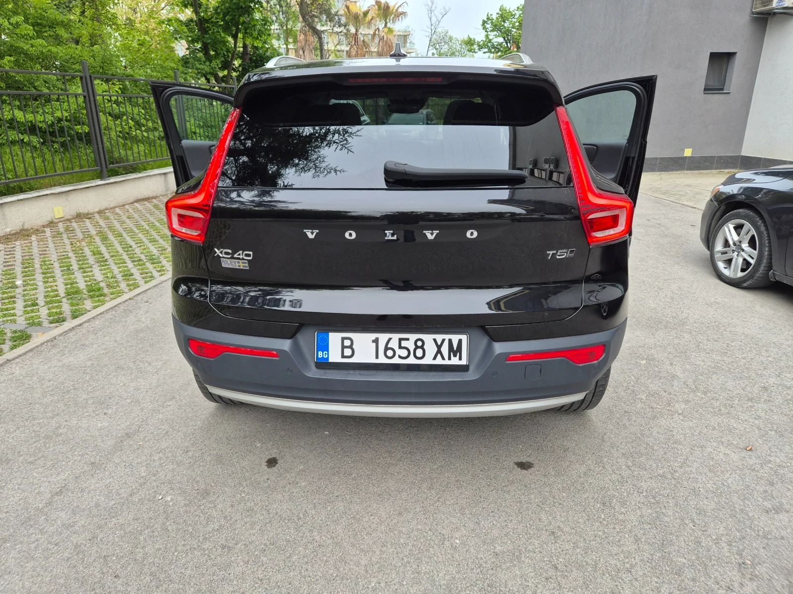 Volvo XC40 Т5. 4х4.LED. 252к.с. 59 х.км. 3 ключа, снимка 12 - Автомобили и джипове - 54059965
