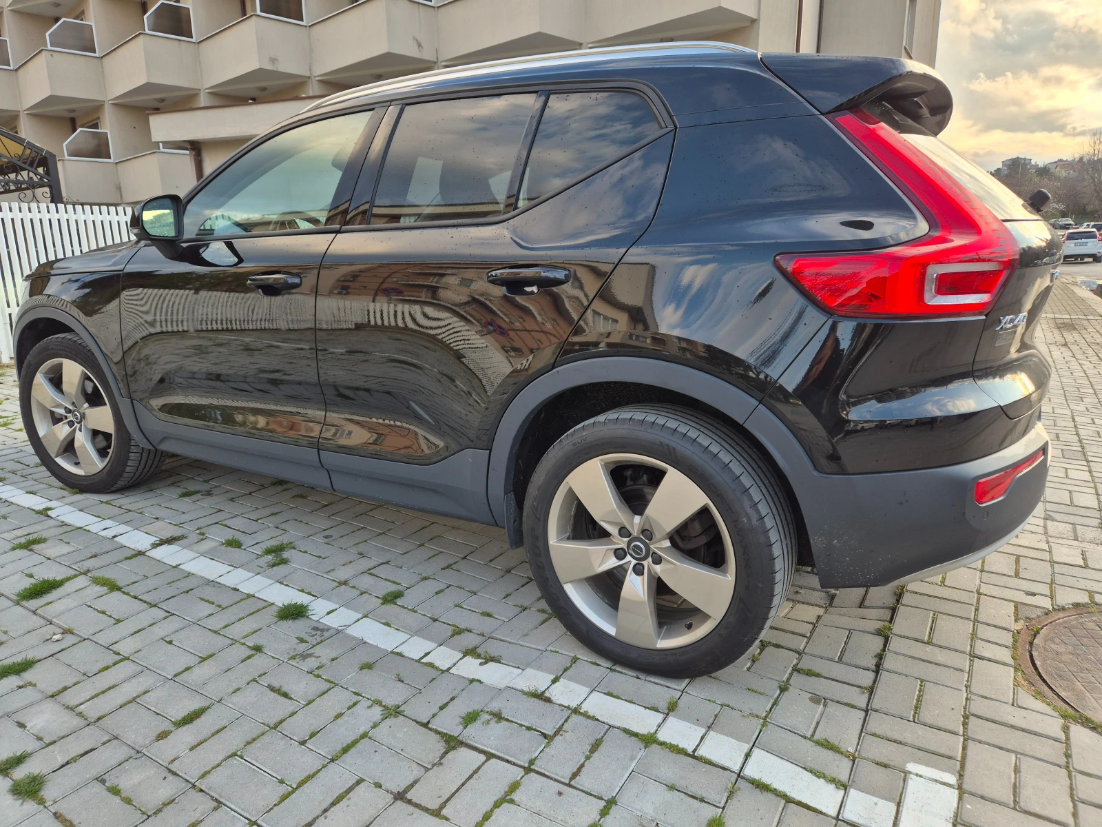 Volvo XC40 Т5. 4х4.LED. NAVI. 59 хил.км. 252к.с. LANE ASSIST., снимка 10 - Автомобили и джипове - 54059965