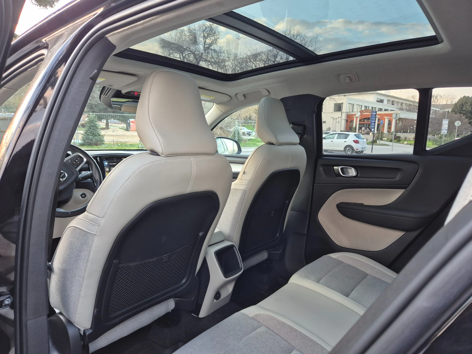 Volvo XC40 Т5. 4х4.LED. NAVI. 59 хил.км. 252к.с. LANE ASSIST., снимка 13 - Автомобили и джипове - 54059965