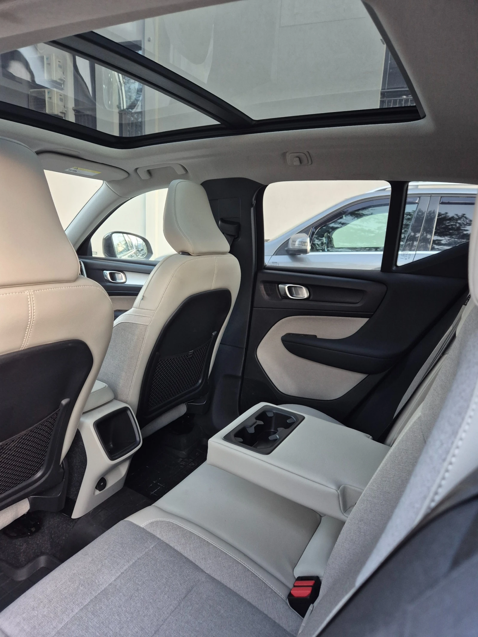 Volvo XC40 Т5. 4х4.LED. NAVI. 59 хил.км. 252к.с. LANE ASSIST., снимка 15 - Автомобили и джипове - 54059965