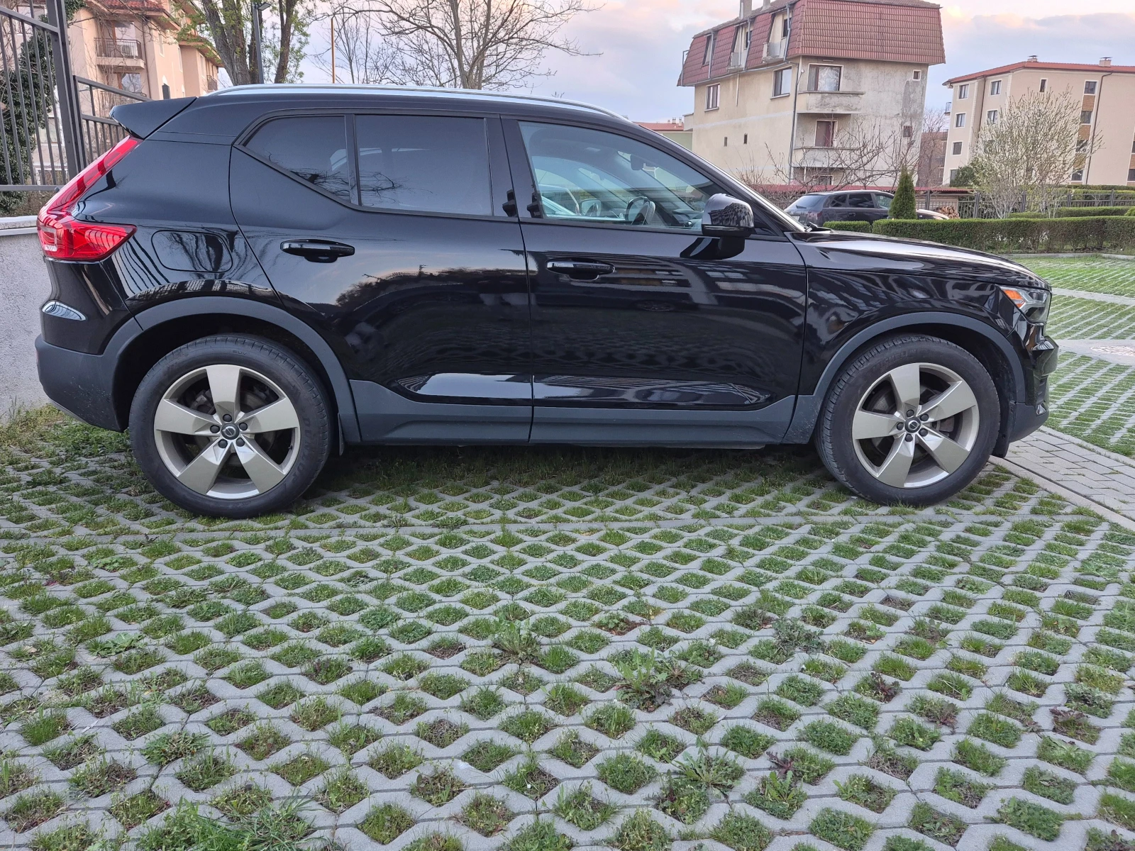 Volvo XC40 Т5. 4х4.LED. NAVI. 59 хил.км. 252к.с. LANE ASSIST., снимка 9 - Автомобили и джипове - 54059965