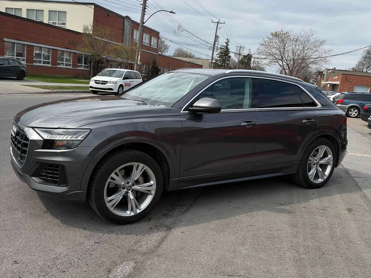 Audi Q8 Technik /360/DIS/B&O/MATRIX, снимка 15 - Автомобили и джипове - 54366571