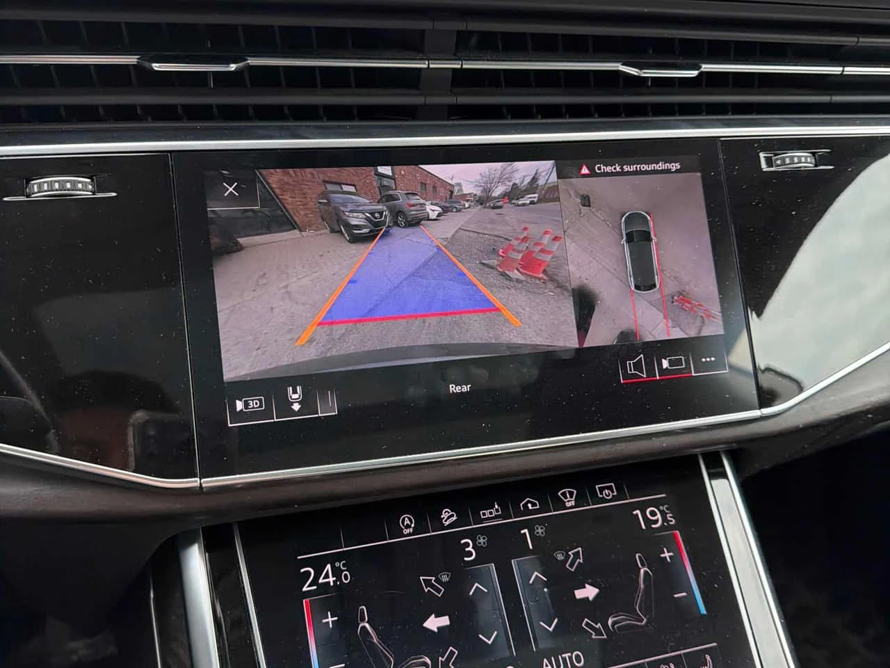 Audi Q8 Technik /360/DIS/B&O/MATRIX, снимка 13 - Автомобили и джипове - 54366571