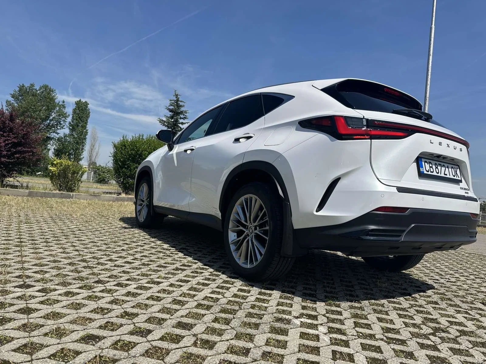 Lexus NX 350h, снимка 15 - Автомобили и джипове - 54767288