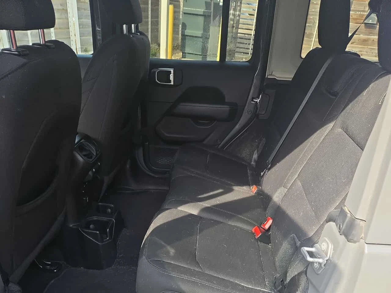 Jeep Wrangler * Sahara * ПОДГРЕВ * ОТ ПРЕДСТАВИТЕЛСТВО, снимка 12 - Автомобили и джипове - 54992033