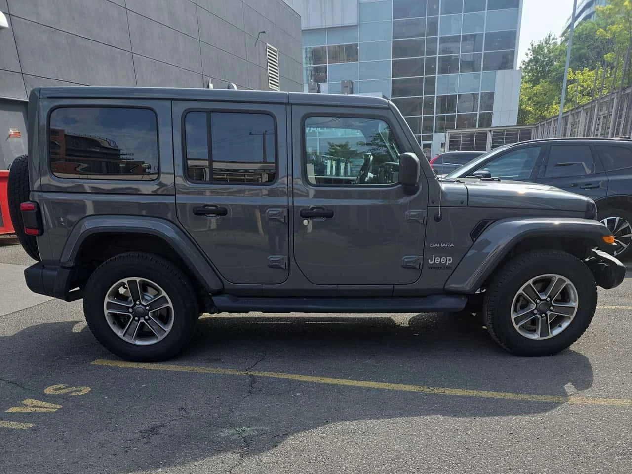 Jeep Wrangler * Sahara * ПОДГРЕВ * ОТ ПРЕДСТАВИТЕЛСТВО, снимка 4 - Автомобили и джипове - 54992033