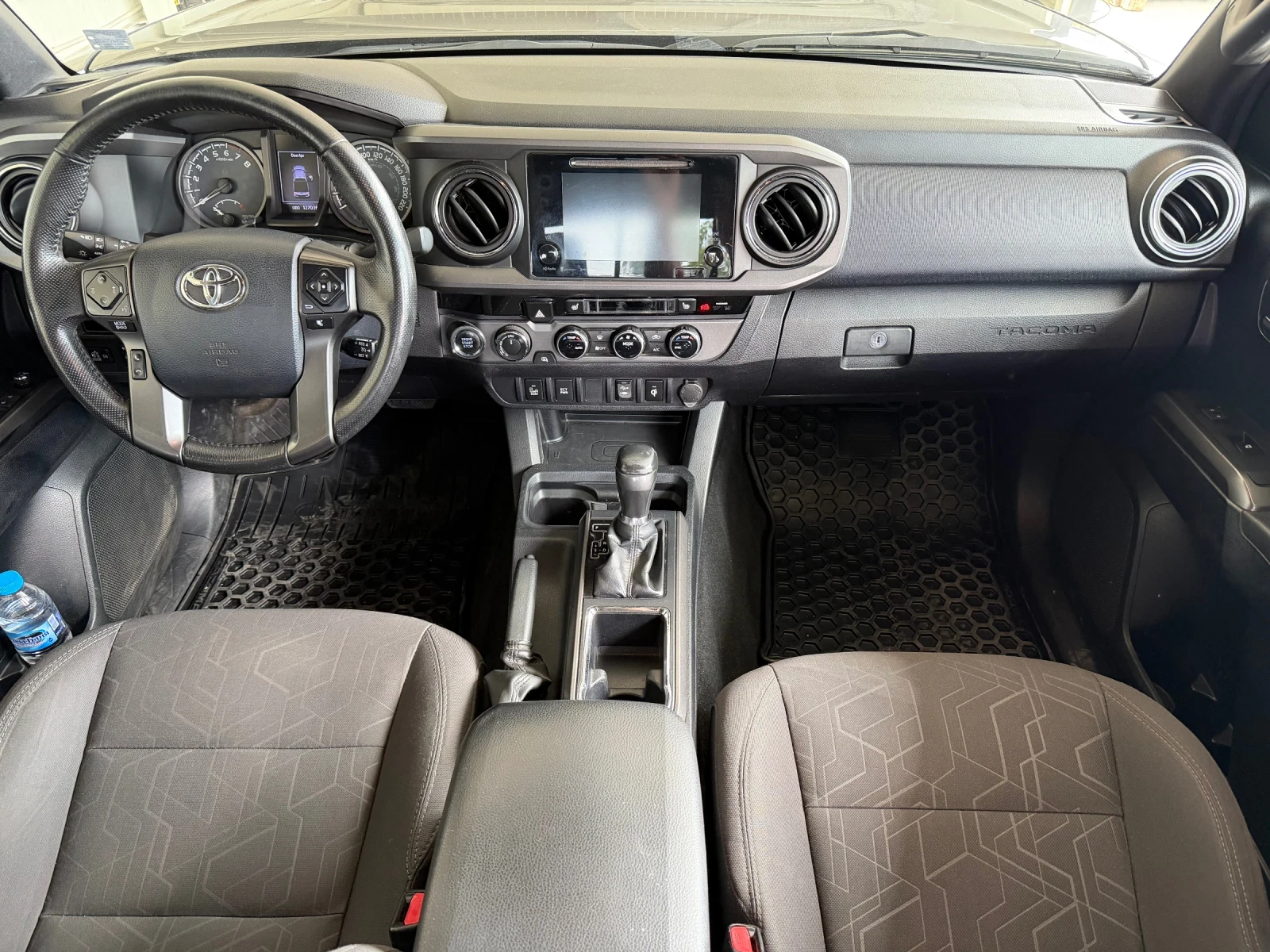 Toyota Tacoma Наличен КАТО НОВ, снимка 13 - Автомобили и джипове - 55053138