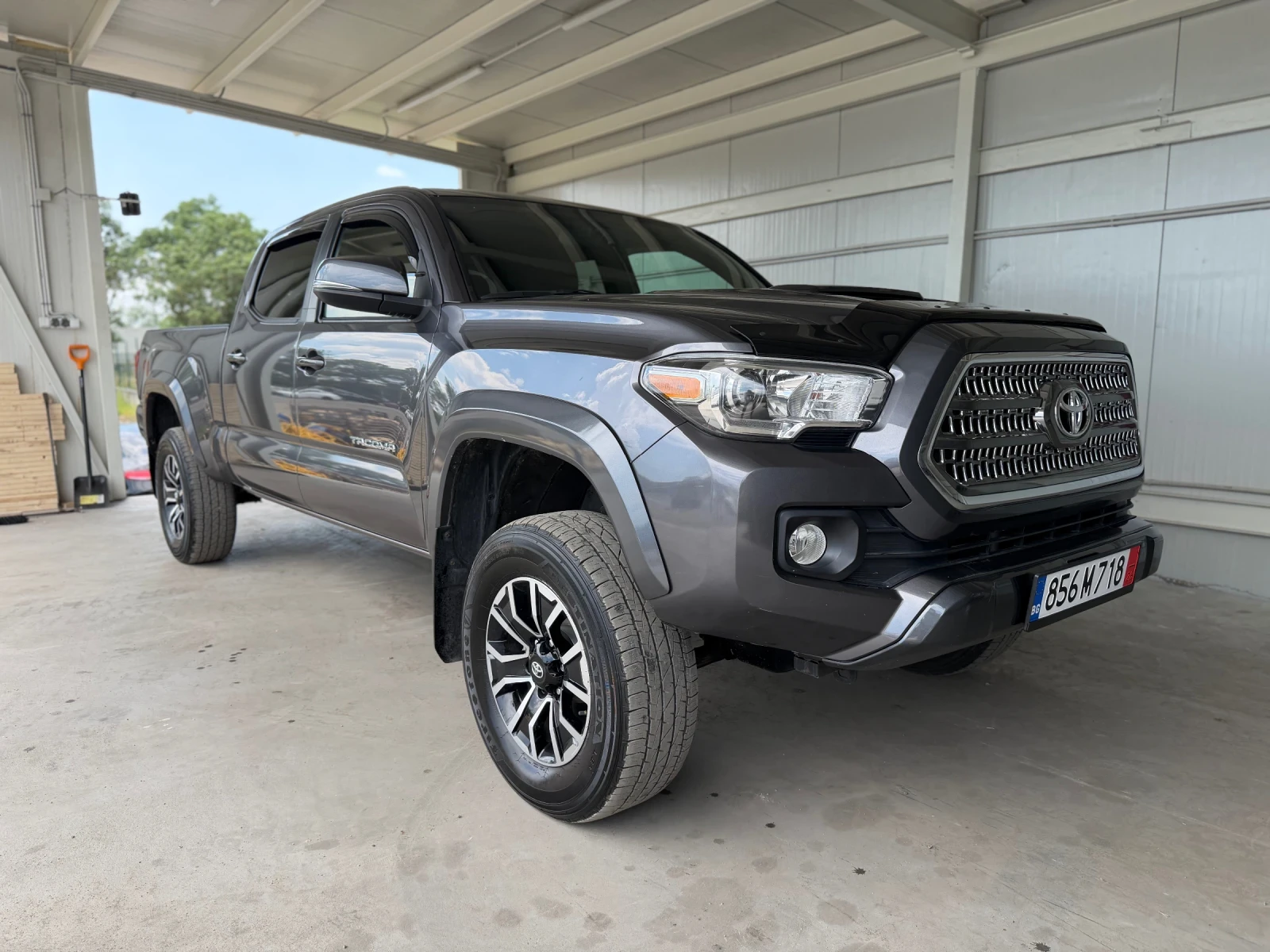Toyota Tacoma Наличен КАТО НОВ, снимка 7 - Автомобили и джипове - 55053138