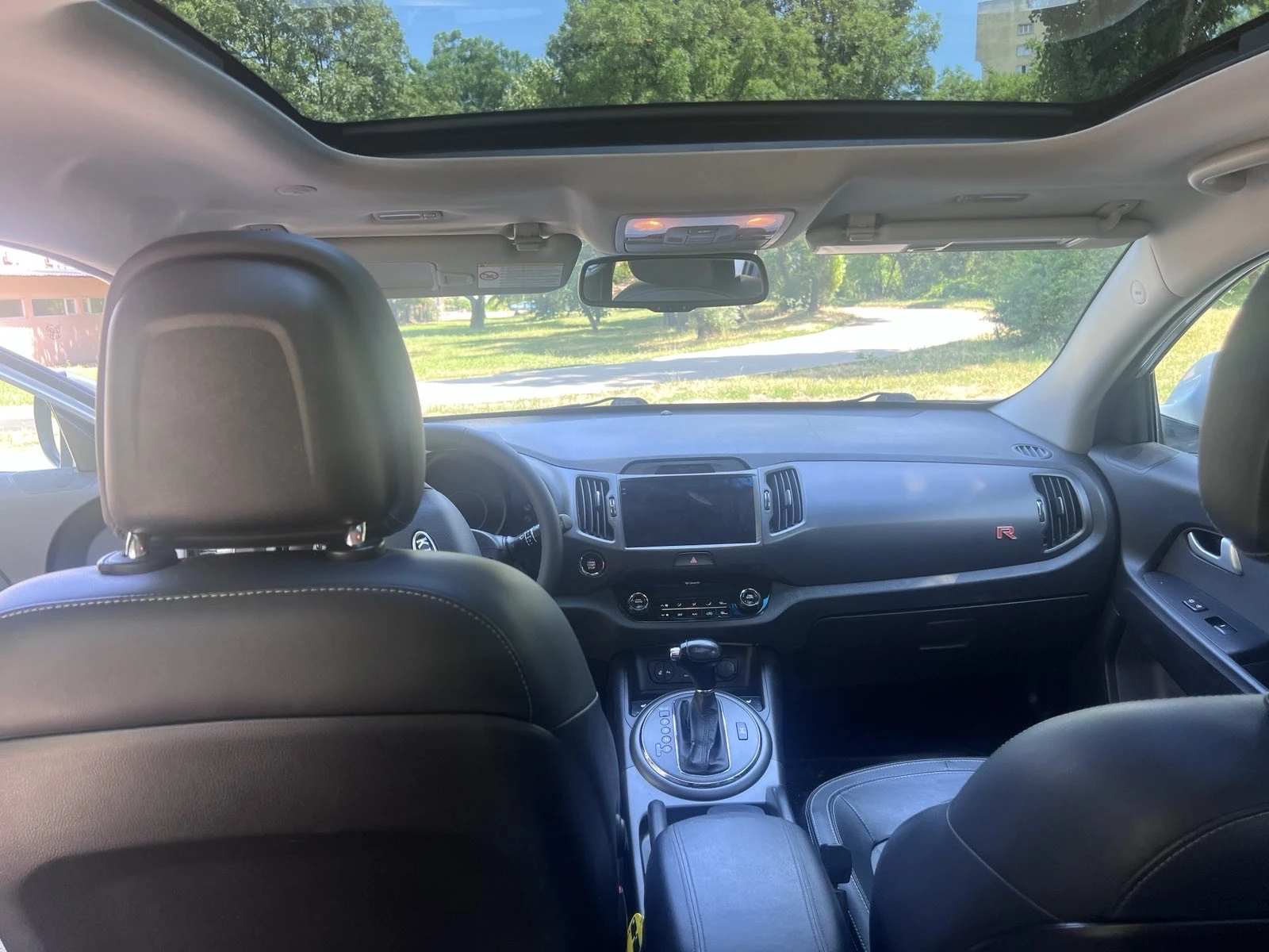 Kia Sportage 3 2.0 AWD R-Line, снимка 8 - Автомобили и джипове - 55249249