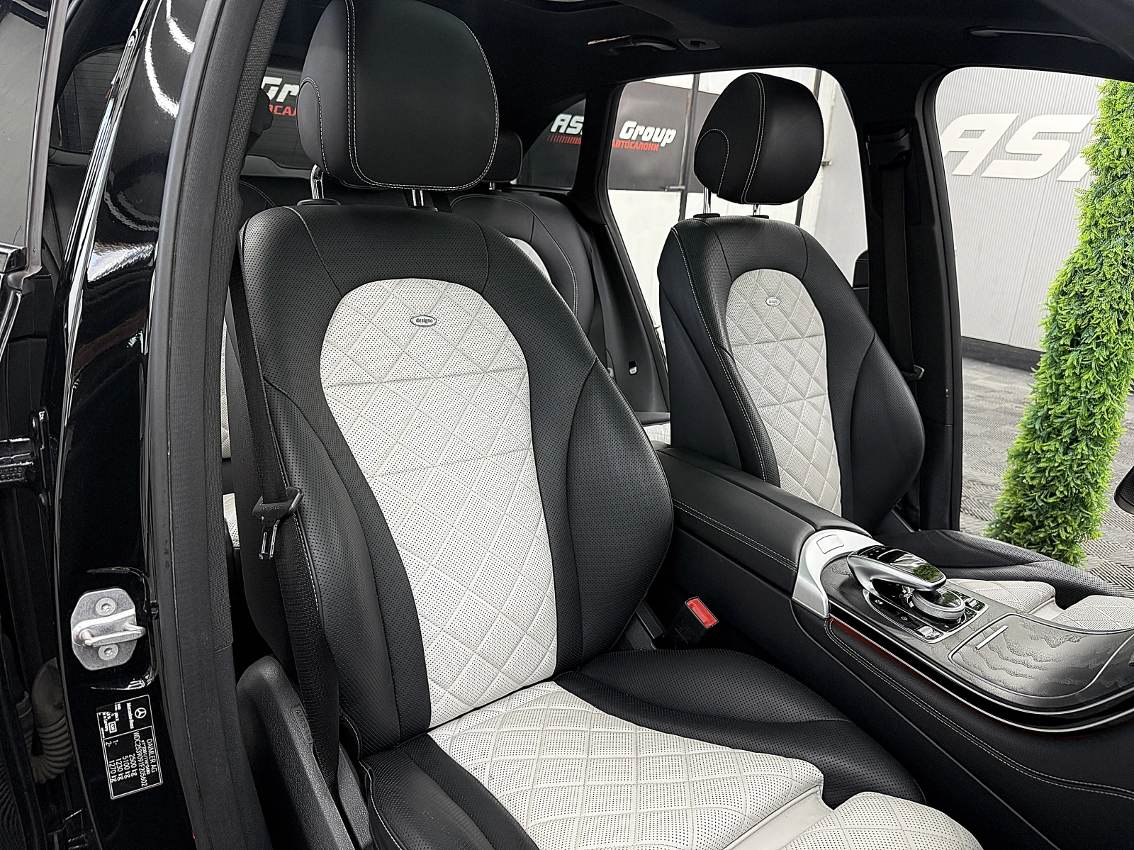Mercedes-Benz GLC 250 designo/AMG-/PANORAMA/KeylessGo/ ГЕРМАНИЯ ЛИЗИНГ, снимка 13 - Автомобили и джипове - 56252265