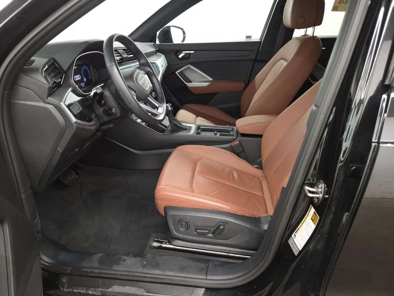 Audi Q3 * KOMFORT * CARFAX * ��� ������������ ������ | Mobile.bg � ����������� 5