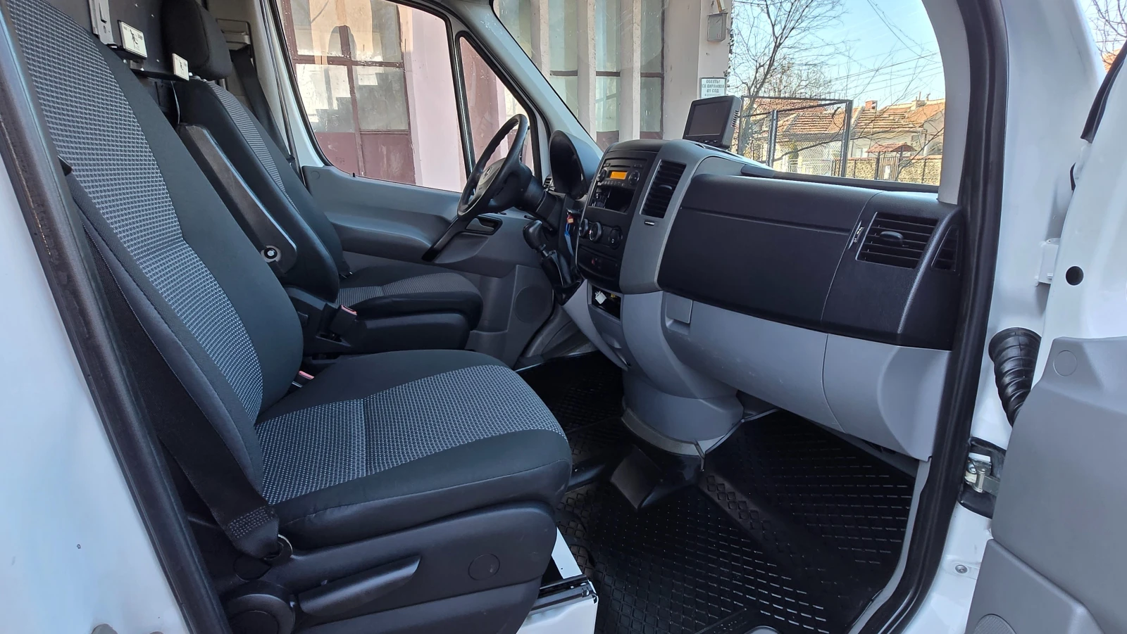 Mercedes-Benz Sprinter 313, снимка 9 - Бусове и автобуси - 53840413