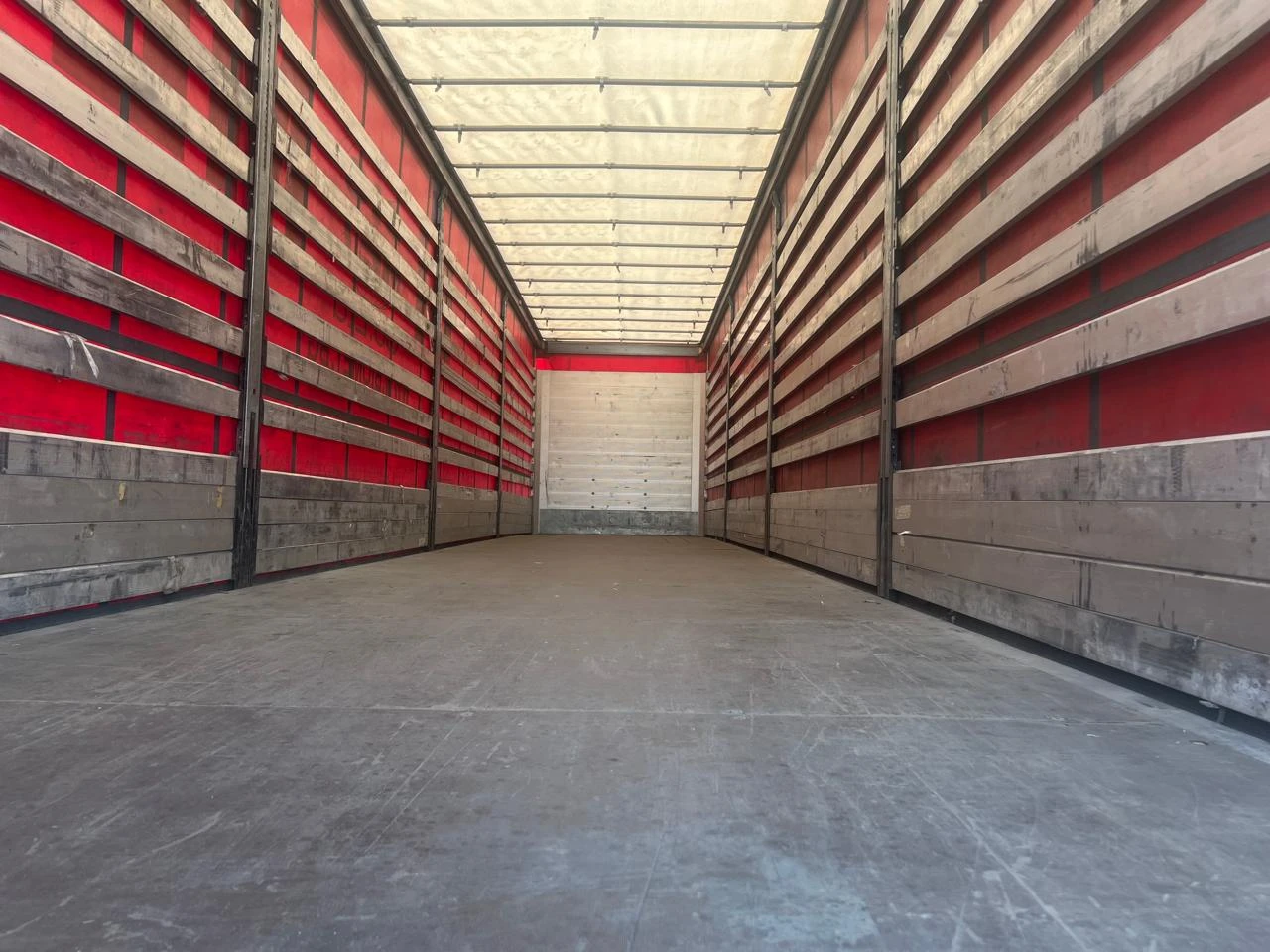 Полуремарке Schmitz SCB S3T /ТОП състояние / Напълно обслужено, снимка 10 - Ремаркета - 53898618