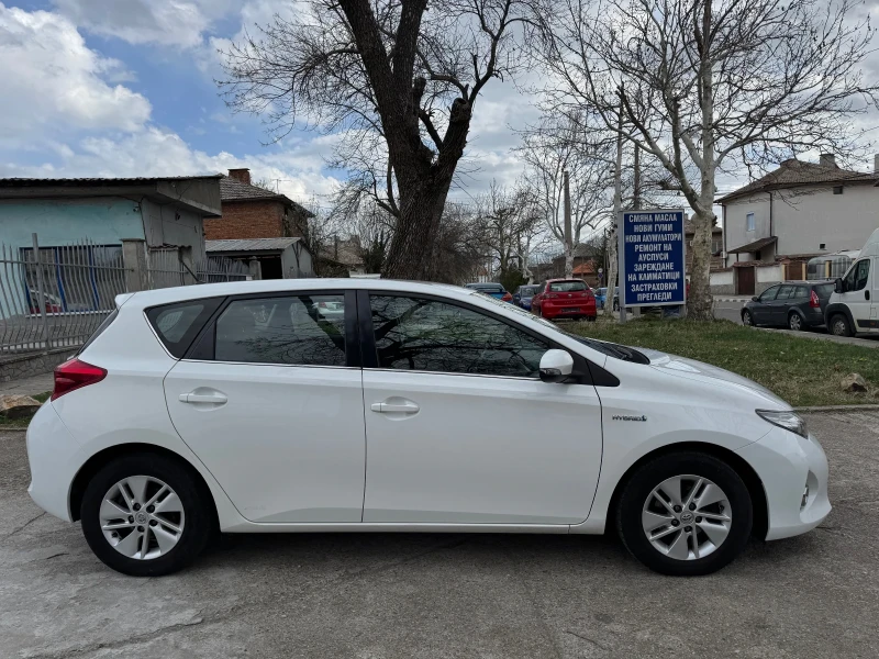 Toyota Auris 1.8 VVT-i HYBRID/BENZIN E, снимка 4 - Автомобили и джипове - 49533542