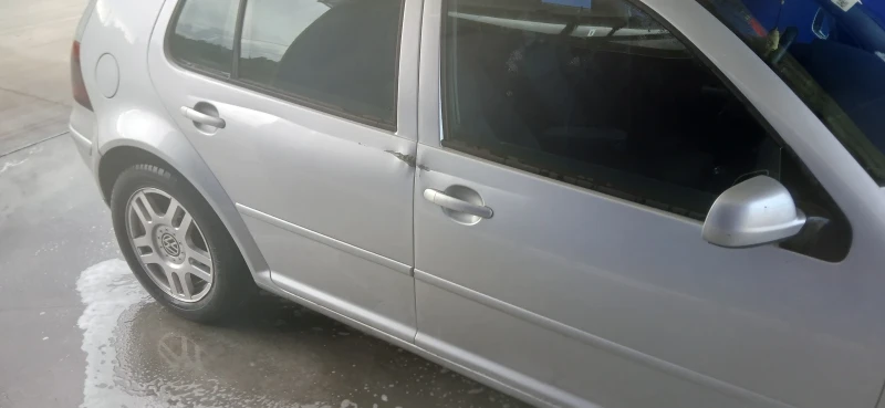 VW Golf 1.9, снимка 4 - Автомобили и джипове - 52800643