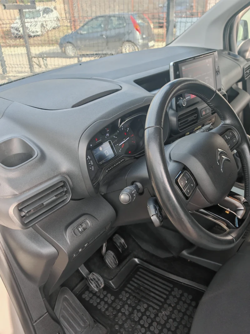 Citroen Berlingo 1.5, снимка 9 - Автомобили и джипове - 52707078