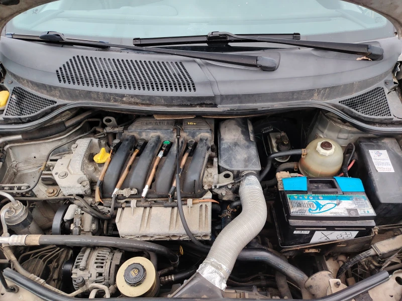 Renault Scenic 1.6, снимка 5 - Автомобили и джипове - 52592808