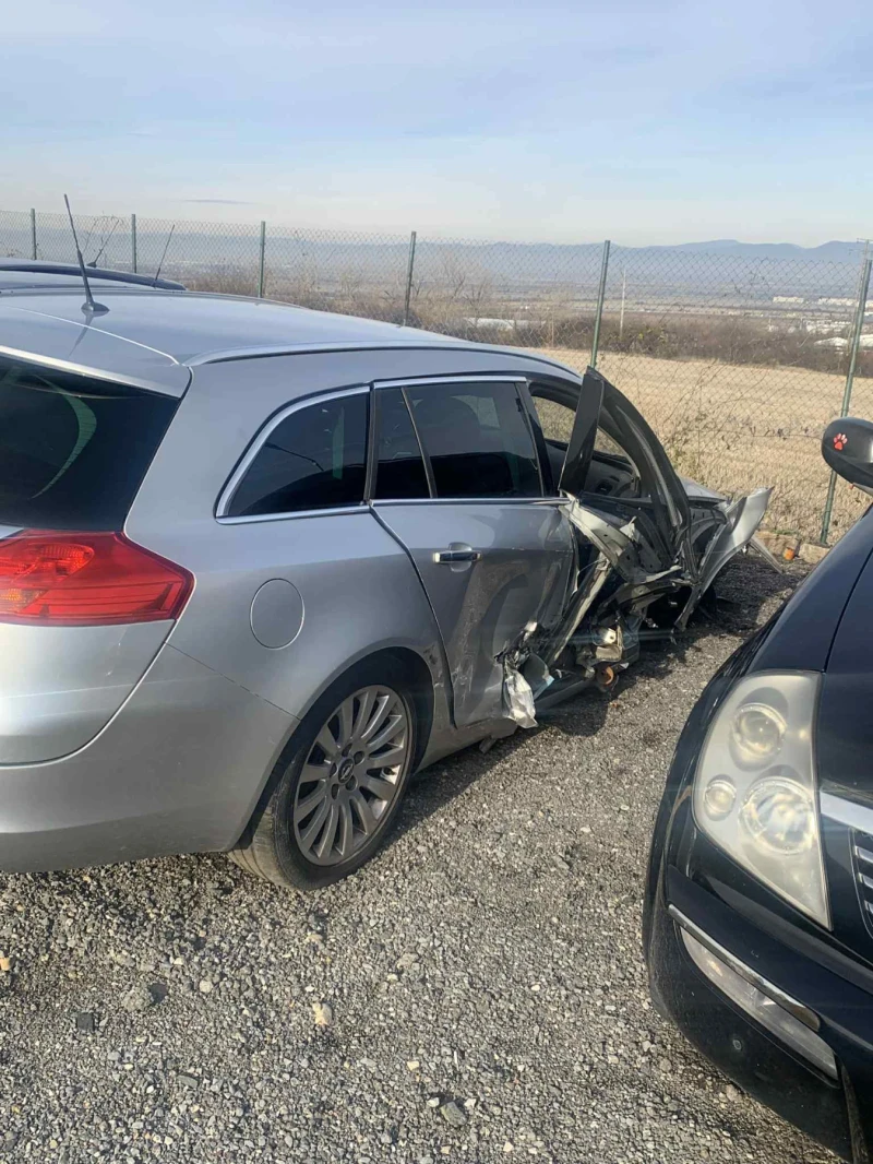 Opel Insignia 2.0 cdti, снимка 2 - Автомобили и джипове - 52829823