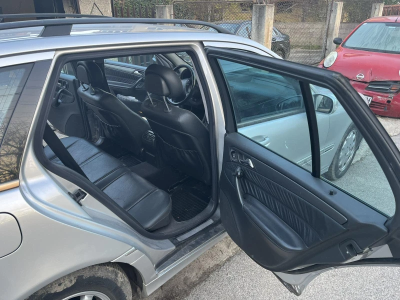 Mercedes-Benz C 220, снимка 8 - Автомобили и джипове - 52874035