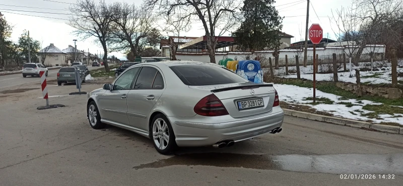 Mercedes-Benz E 220 CDI, снимка 2 - Автомобили и джипове - 52959304