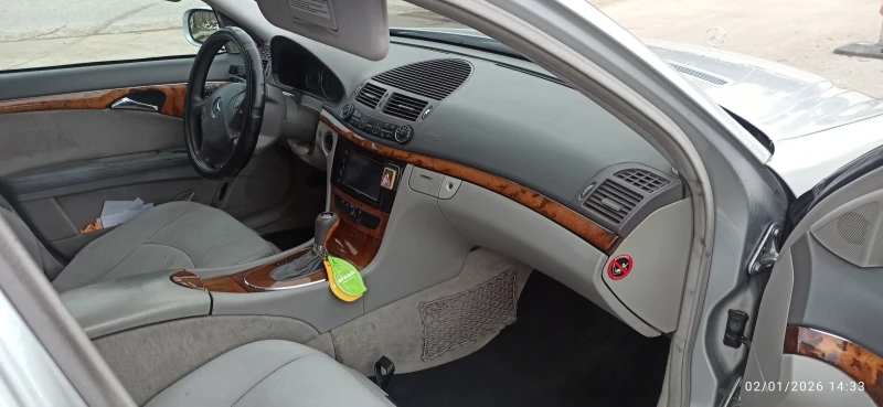 Mercedes-Benz E 220 CDI, снимка 7 - Автомобили и джипове - 52959304