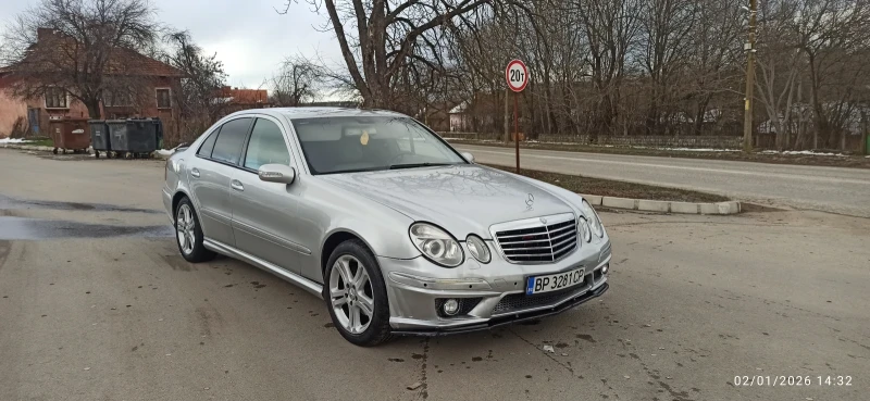 Mercedes-Benz E 220 CDI, снимка 4 - Автомобили и джипове - 52959304