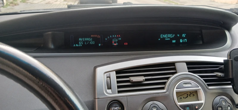 Renault Scenic, снимка 7 - Автомобили и джипове - 53025209