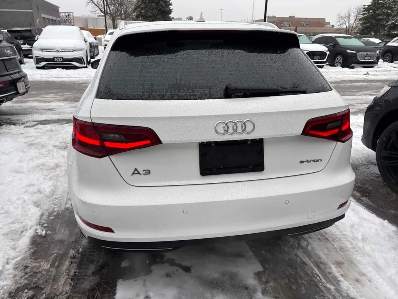 Audi E-Tron * Premium Plus * CARFAX * БЕЗ ПЪРВОНАЧАЛНА ВНОСКА, снимка 4 - Автомобили и джипове - 53037825