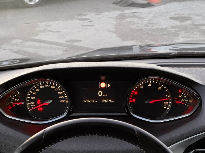 Peugeot 308 1.5HDI ИТАЛИЯ АВТОМАТ, снимка 11 - Автомобили и джипове - 53400099
