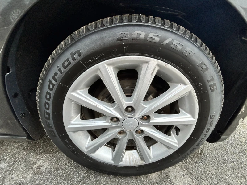 Ford Focus 1.5TDci Aвтоматик, снимка 16 - Автомобили и джипове - 53553558