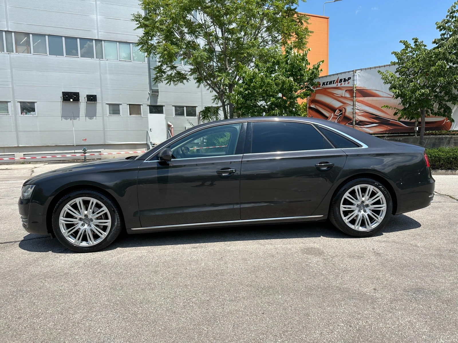 Audi A8 LONG - изображение 2