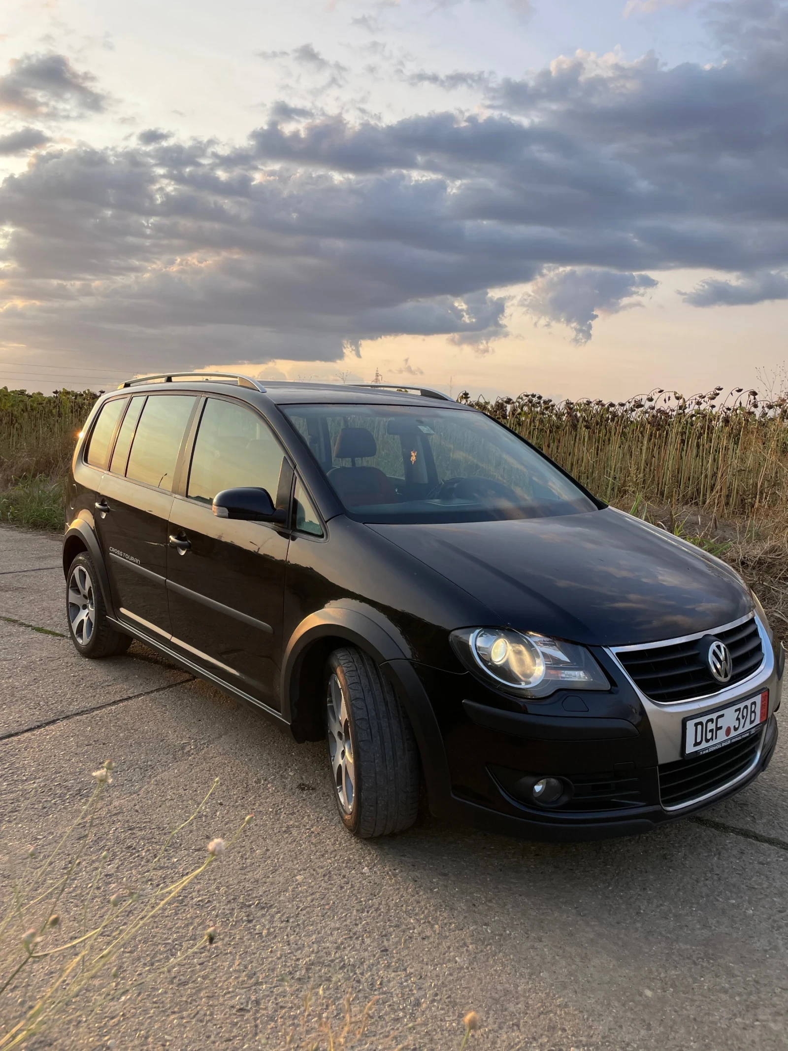 VW Touran 2.0TDI CROSS - изображение 4