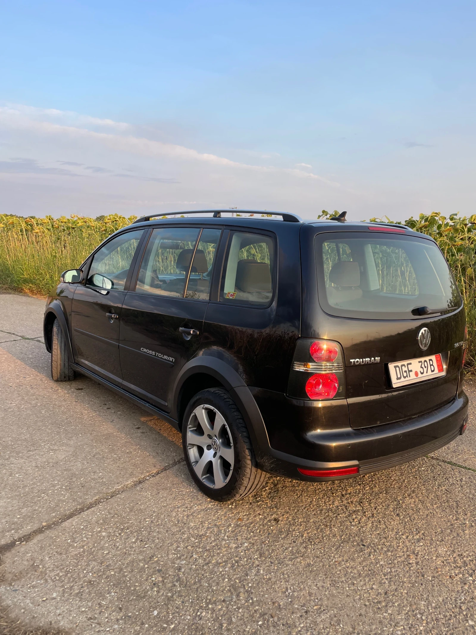 VW Touran 2.0TDI CROSS - изображение 6