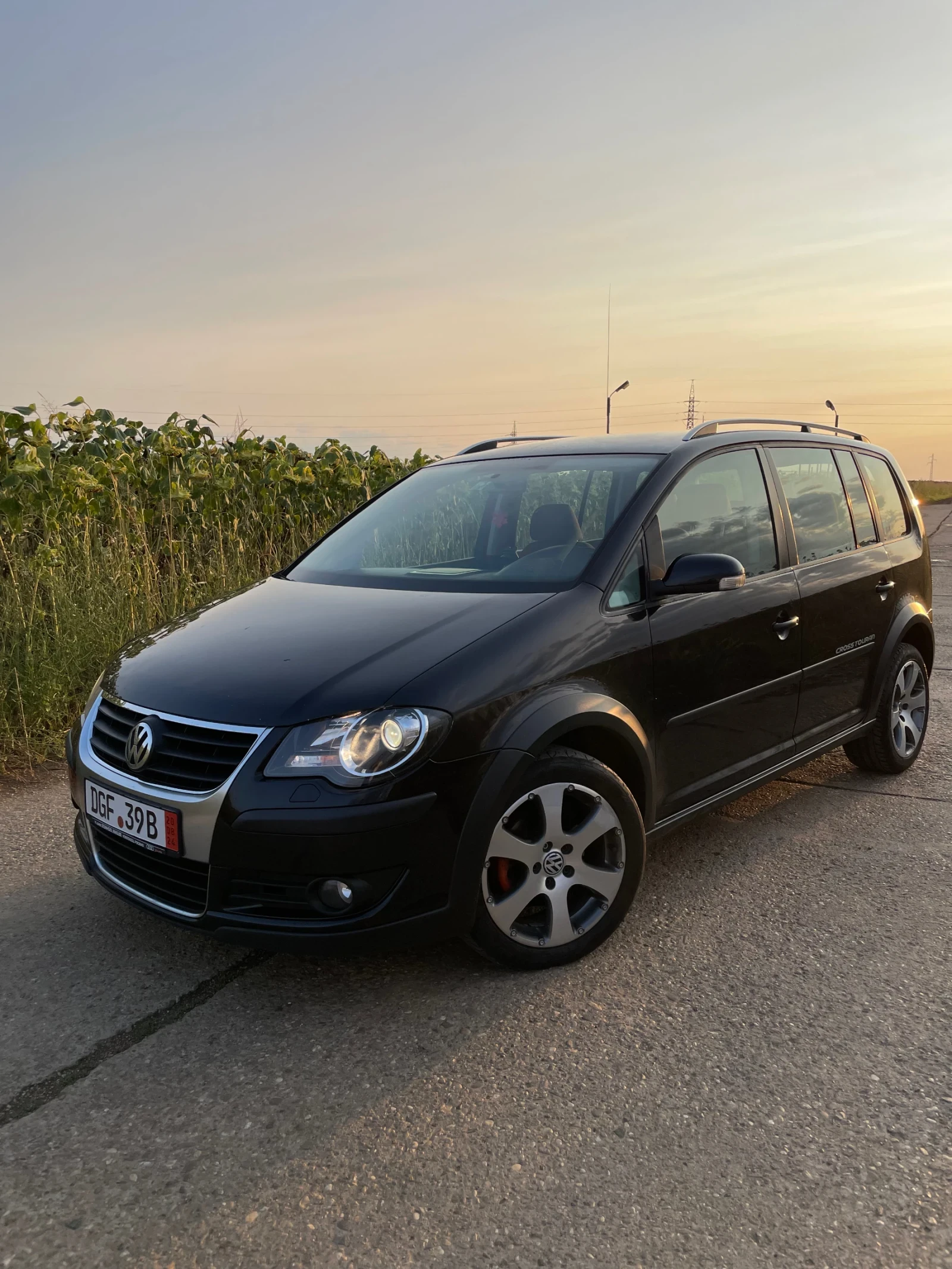 VW Touran 2.0TDI CROSS - изображение 3