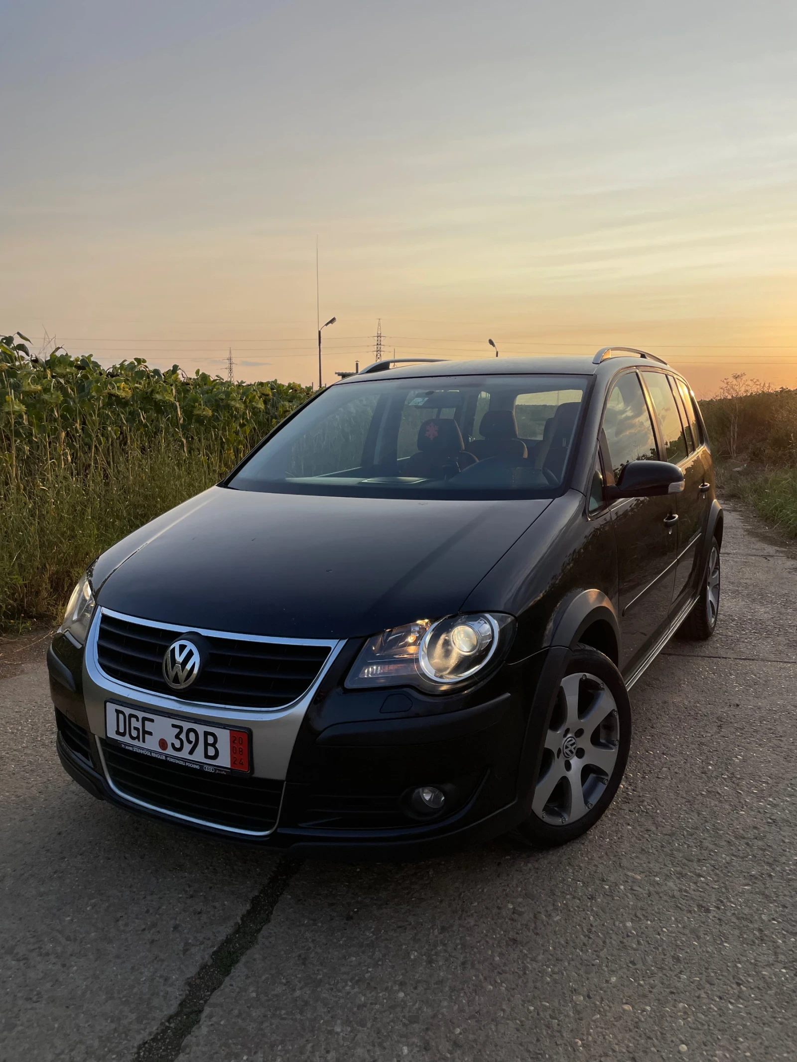 VW Touran 2.0TDI CROSS - изображение 5