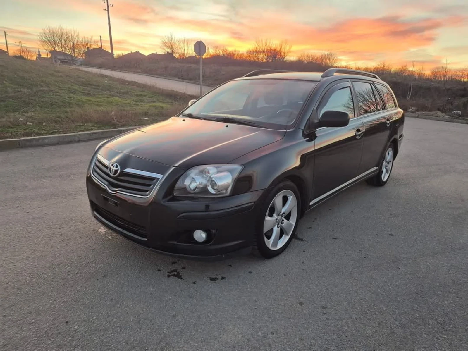 Toyota Avensis 2.0D4D - изображение 2