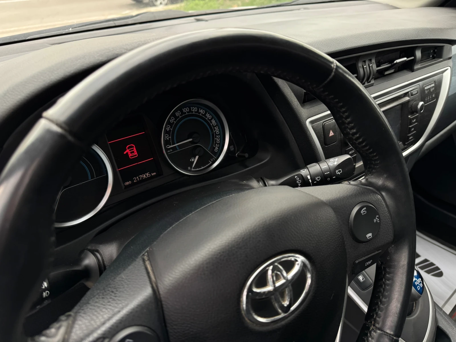 Toyota Auris 1.8 VVT-i HYBRID/BENZIN E - изображение 9