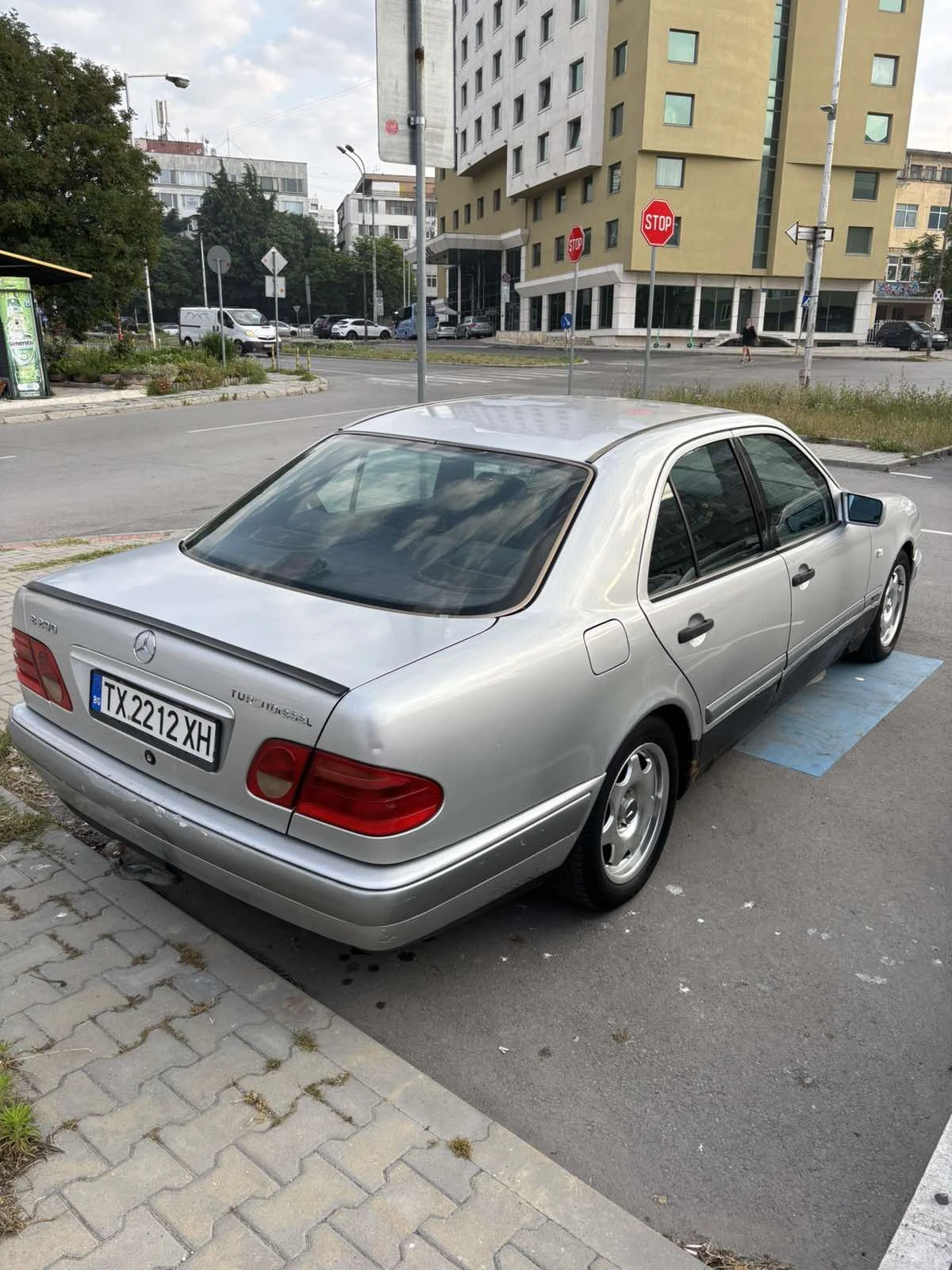 Mercedes-Benz E 290 290 TD - изображение 4