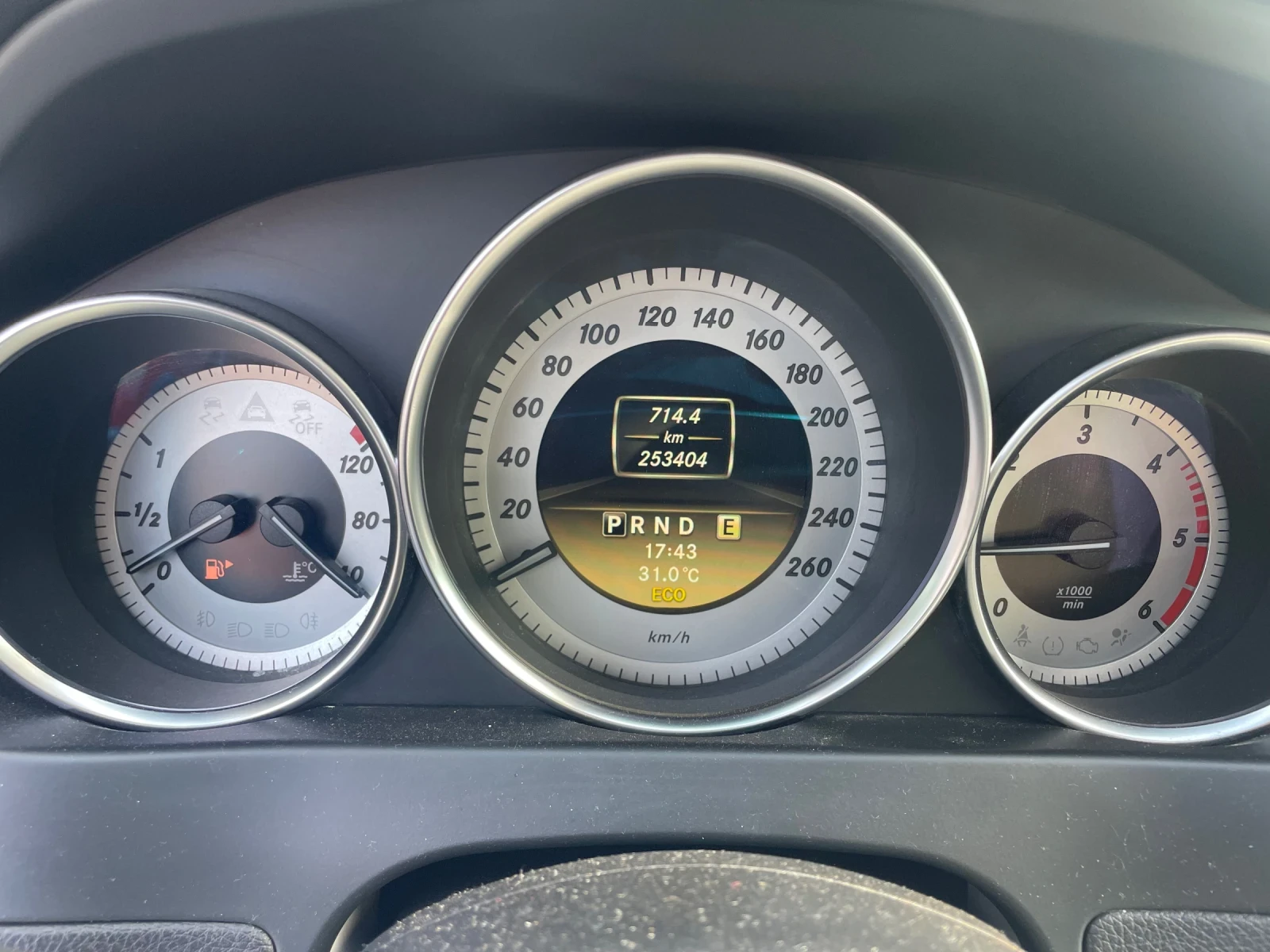 Mercedes-Benz C 220  - изображение 3